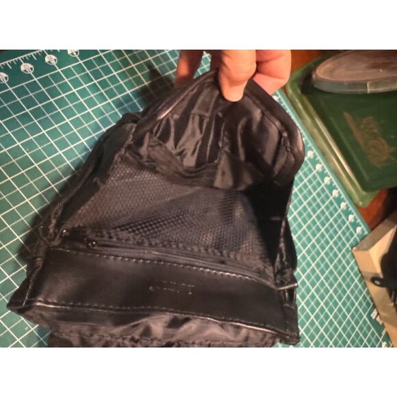 Buxton Genuine Leather Black Crossbody Shoulder Bag Multiple Zipper Pockets Adju - Picture 9 of 11